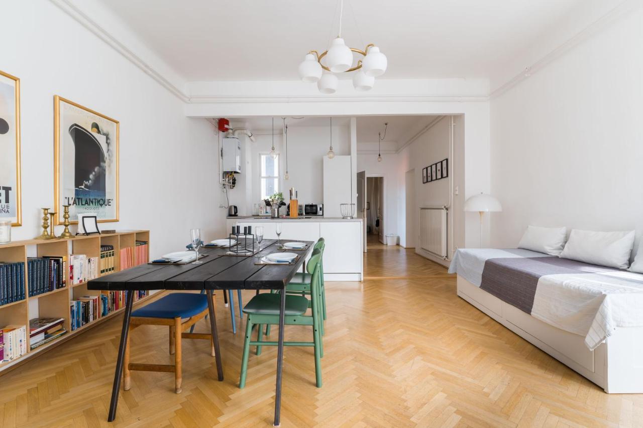 Klauzal apartment w/3 bedrooms, french balcony Boedapest Buitenkant foto