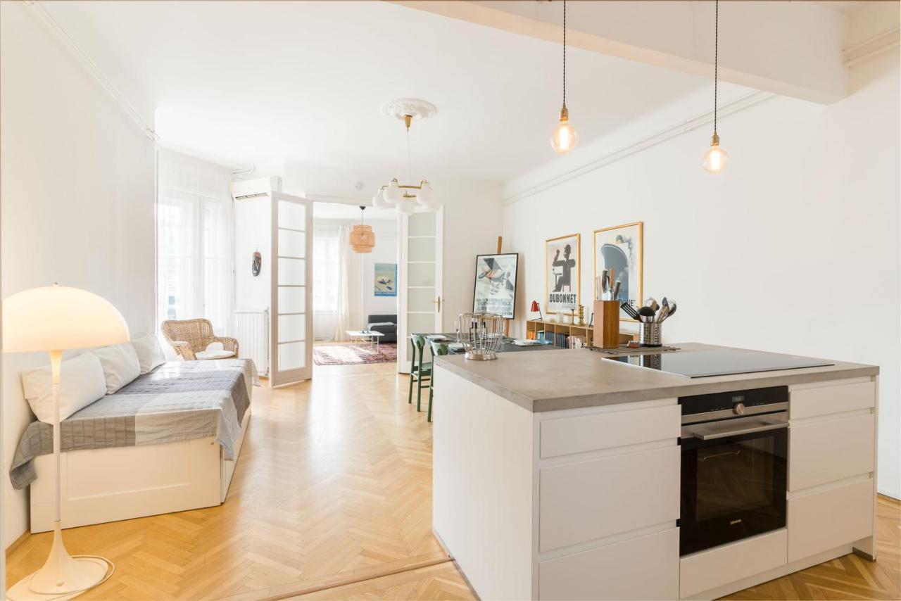 Klauzal apartment w/3 bedrooms, french balcony Boedapest Buitenkant foto