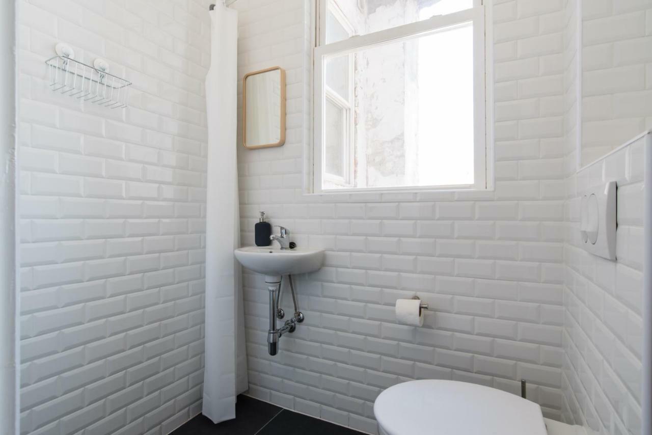 Klauzal apartment w/3 bedrooms, french balcony Boedapest Buitenkant foto