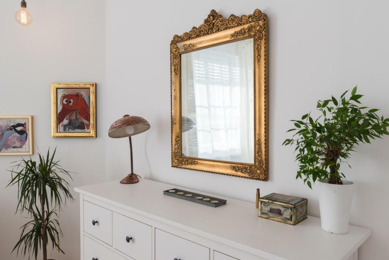 Klauzal apartment w/3 bedrooms, french balcony Boedapest Buitenkant foto